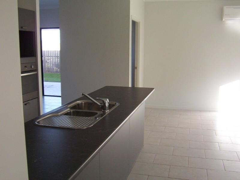 Bentley Park QLD 4869