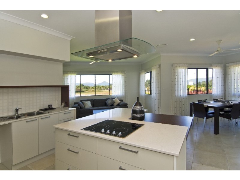 Bentley Park QLD 4869