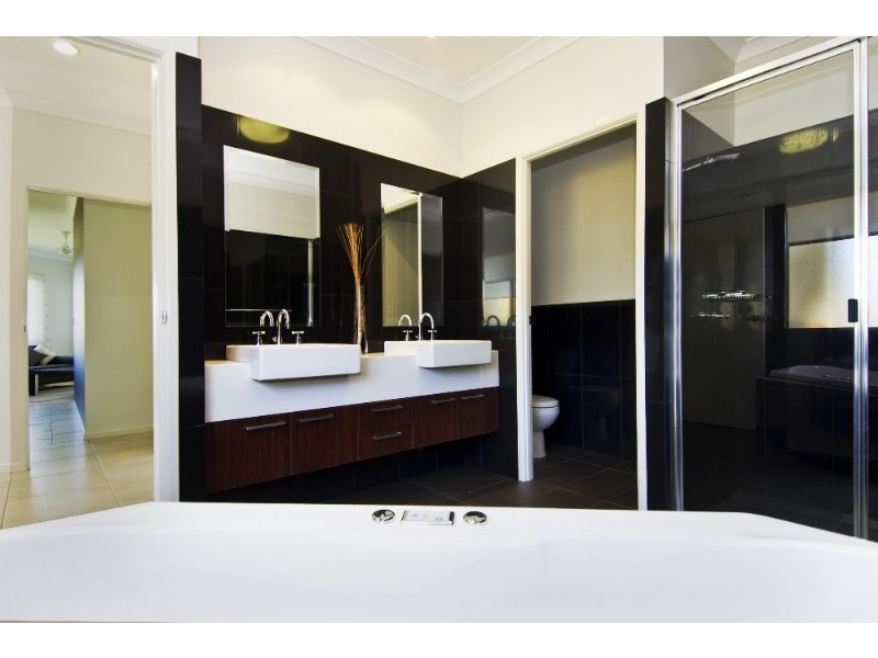 Bentley Park QLD 4869