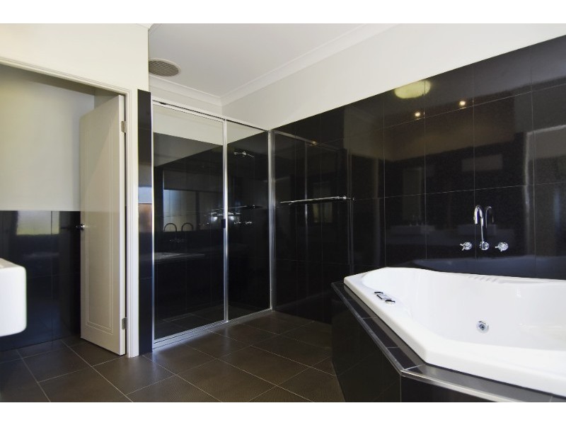 Bentley Park QLD 4869