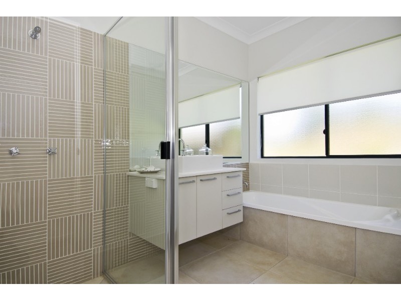 Bentley Park QLD 4869