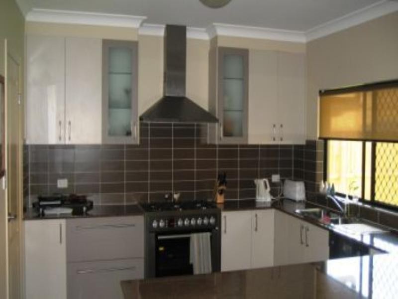 16 Springbrook Avenue, Redlynch QLD 4870