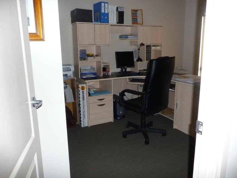 16 Springbrook Avenue, Redlynch QLD 4870