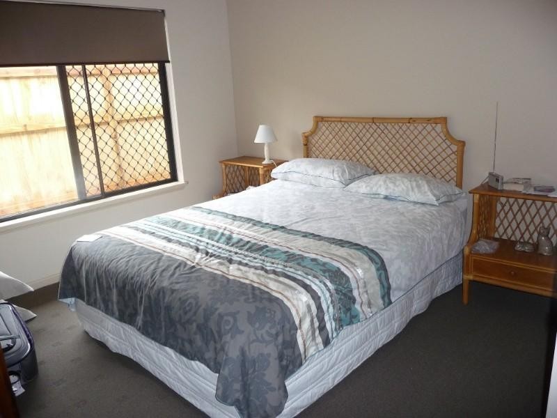 16 Springbrook Avenue, Redlynch QLD 4870