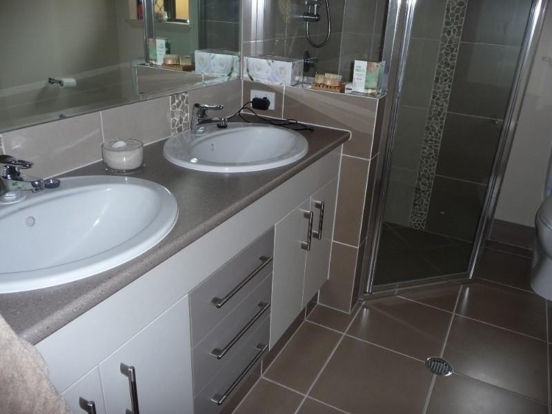 16 Springbrook Avenue, Redlynch QLD 4870