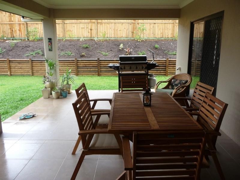 16 Springbrook Avenue, Redlynch QLD 4870