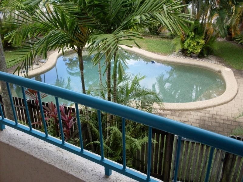 2/34 Lily Street, Cairns North QLD 4870