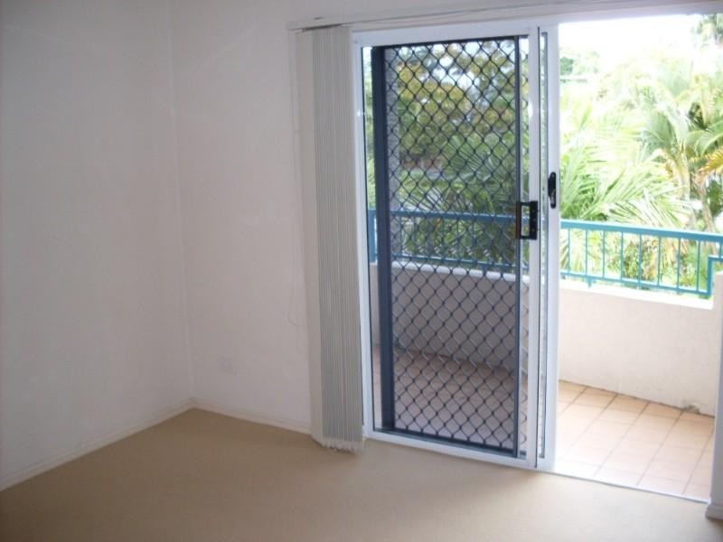 2/34 Lily Street, Cairns North QLD 4870