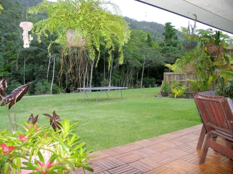 36 Huntley Crescent, Redlynch QLD 4870