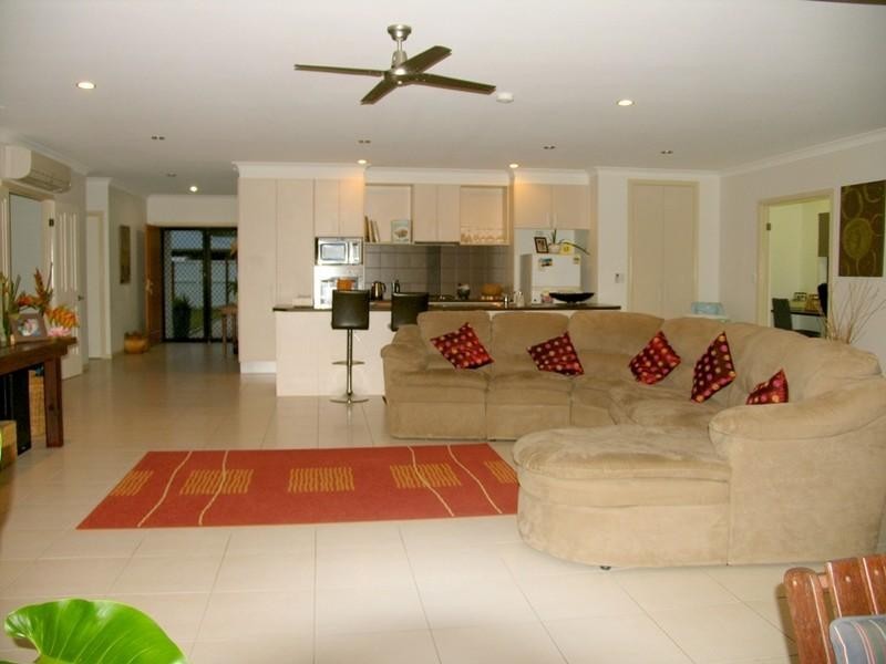 36 Huntley Crescent, Redlynch QLD 4870