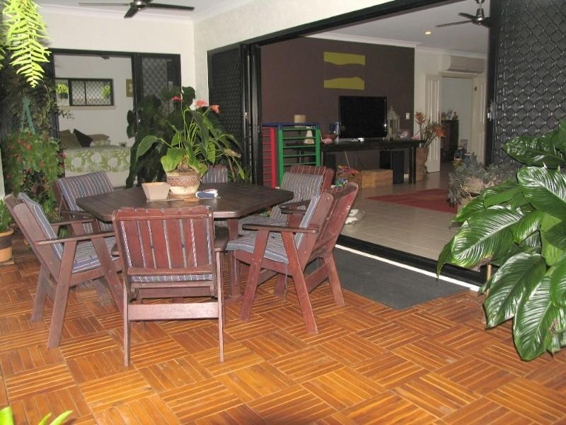 36 Huntley Crescent, Redlynch QLD 4870