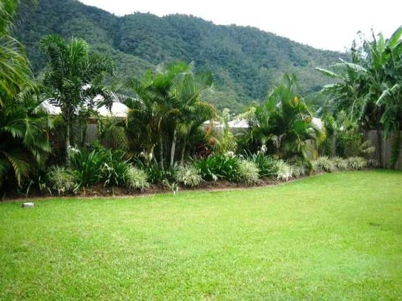 20 William Hickey Street, Redlynch QLD 4870