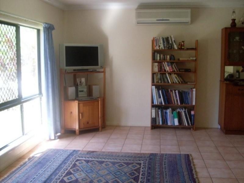 20 William Hickey Street, Redlynch QLD 4870