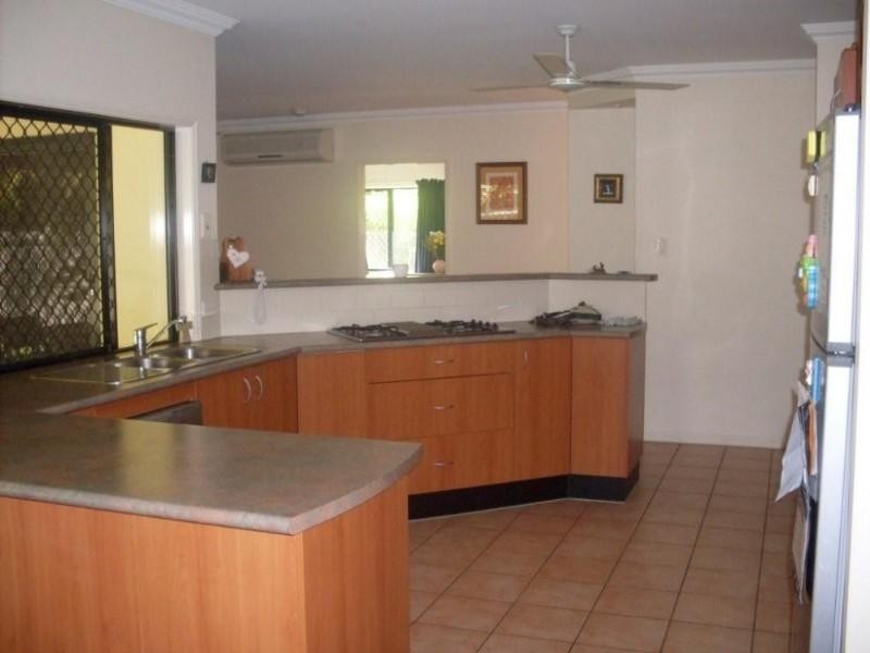 20 William Hickey Street, Redlynch QLD 4870