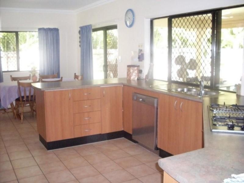 20 William Hickey Street, Redlynch QLD 4870