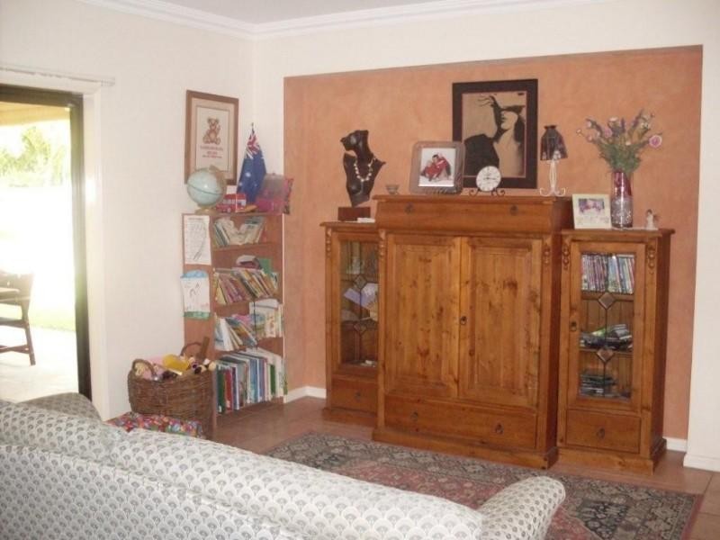 20 William Hickey Street, Redlynch QLD 4870