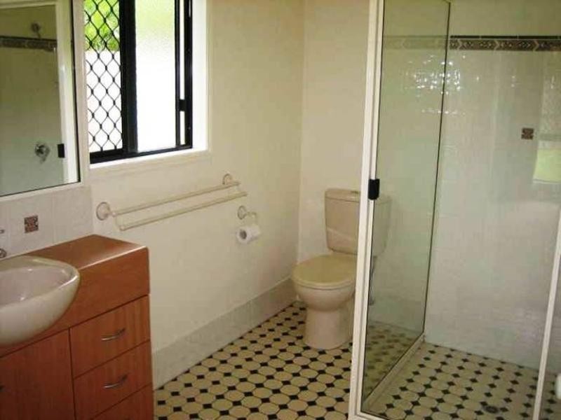 20 William Hickey Street, Redlynch QLD 4870