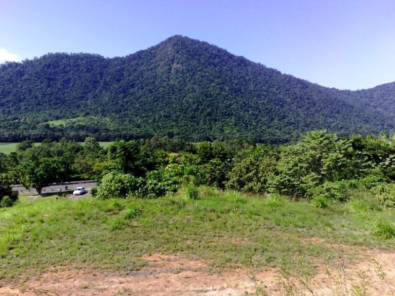 25 Chirio Drive, Redlynch QLD 4870