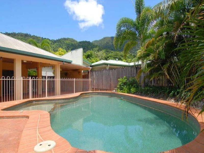 10 Fairley Street, Redlynch QLD 4870