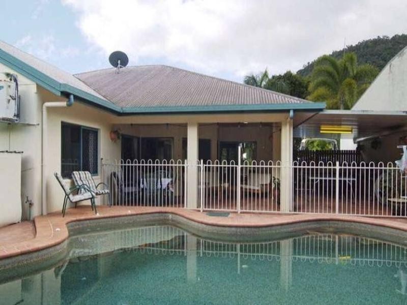 10 Fairley Street, Redlynch QLD 4870