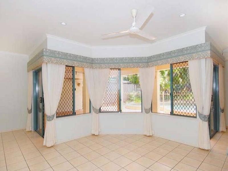 10 Fairley Street, Redlynch QLD 4870