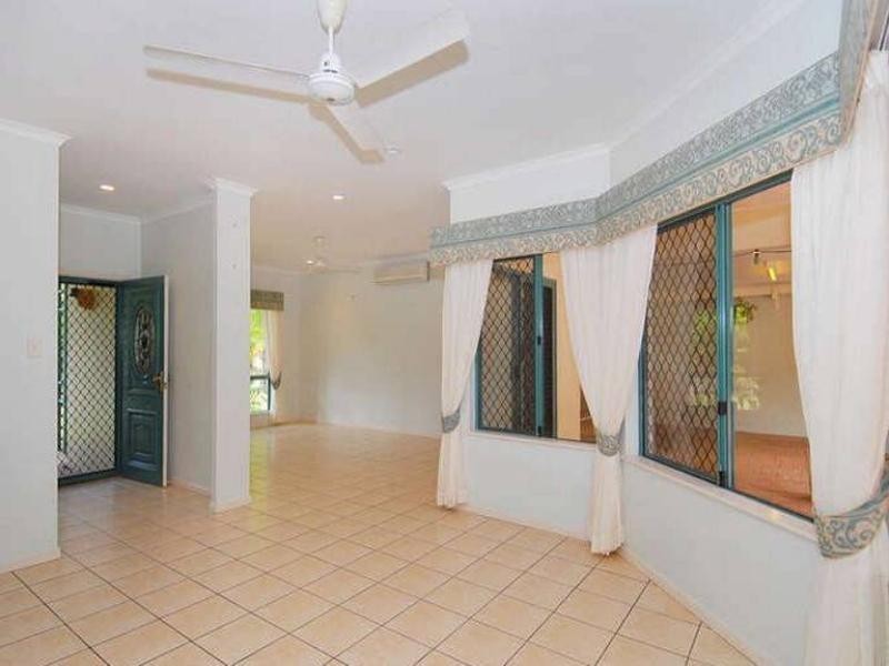 10 Fairley Street, Redlynch QLD 4870