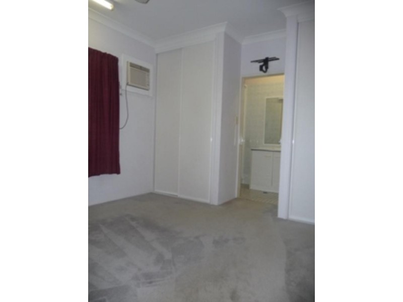 19 Rosewood Close, Redlynch QLD 4870