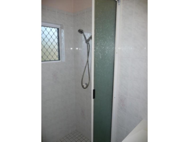 19 Rosewood Close, Redlynch QLD 4870