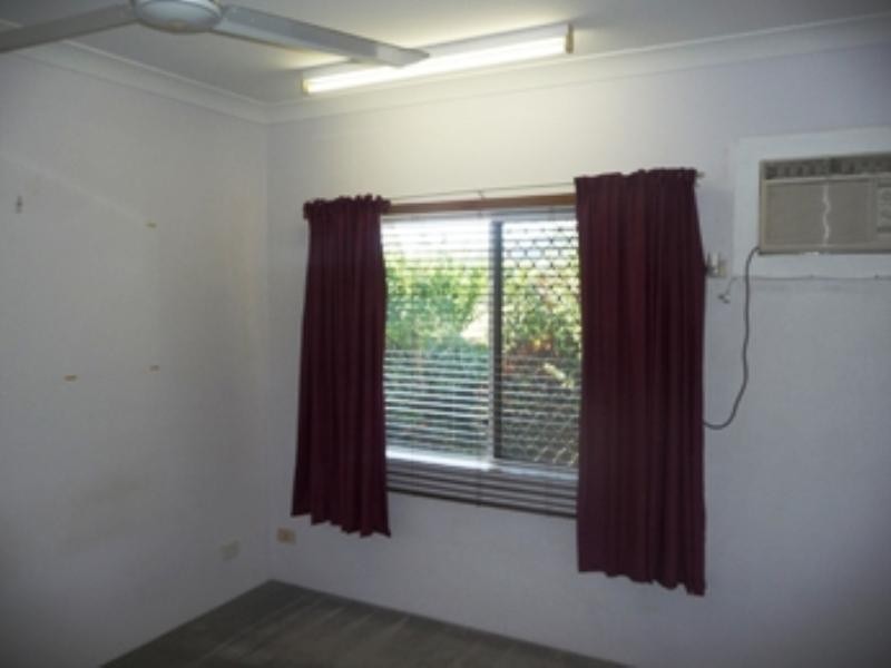 19 Rosewood Close, Redlynch QLD 4870