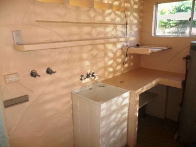 19 Rosewood Close, Redlynch QLD 4870