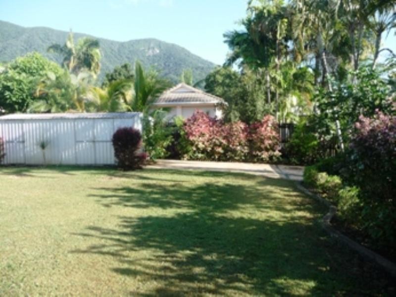 19 Rosewood Close, Redlynch QLD 4870