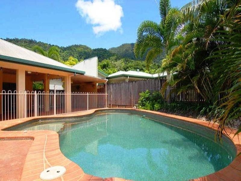 10 Fairley Street, Redlynch QLD 4870
