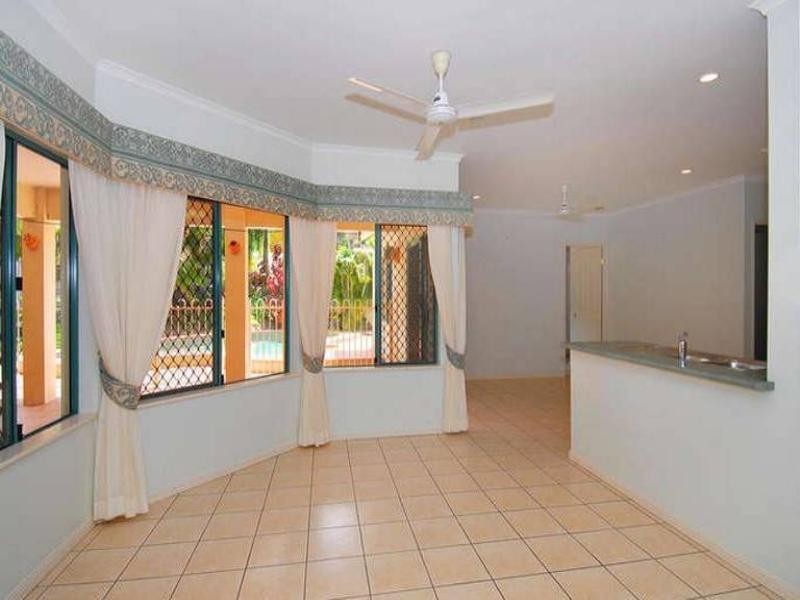 10 Fairley Street, Redlynch QLD 4870