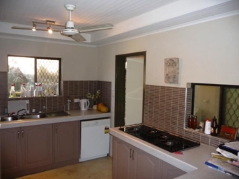 11 Crest Close, Bayview Heights QLD 4868