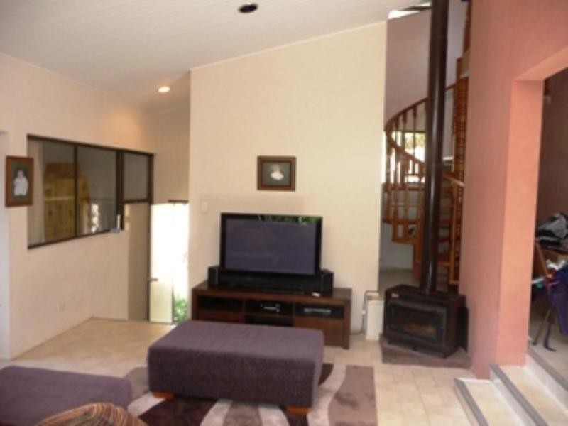 11 Crest Close, Bayview Heights QLD 4868