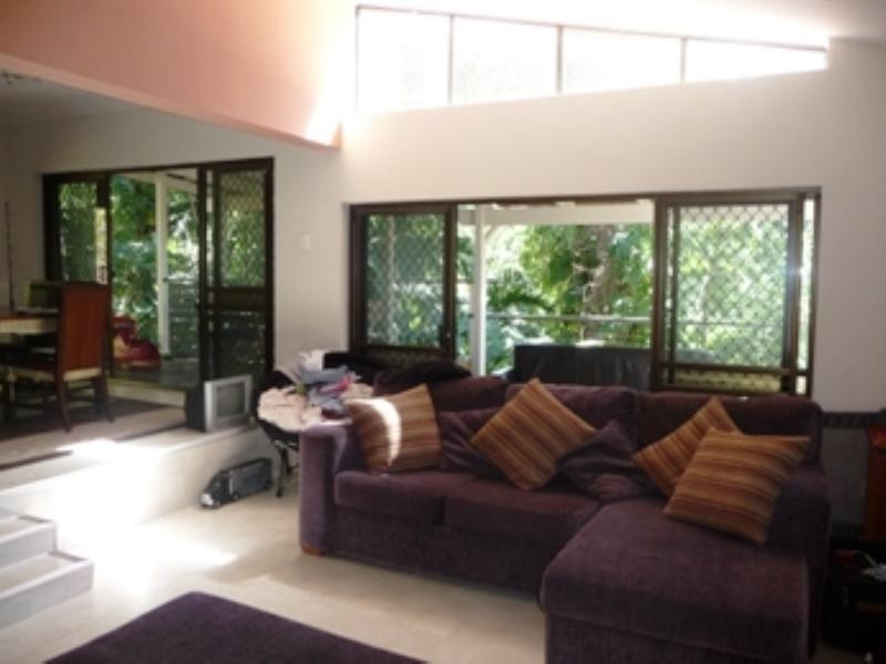 11 Crest Close, Bayview Heights QLD 4868