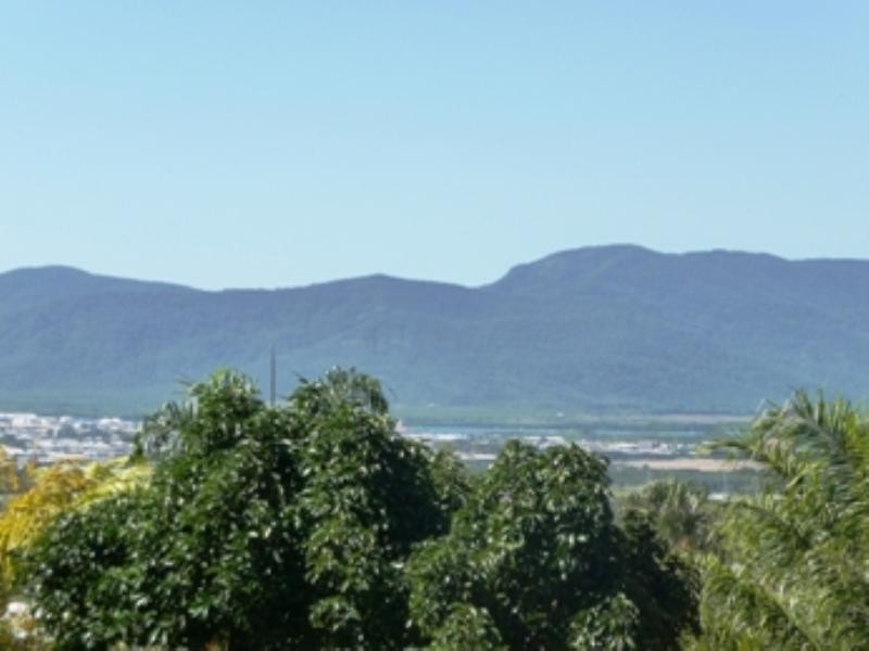 11 Crest Close, Bayview Heights QLD 4868