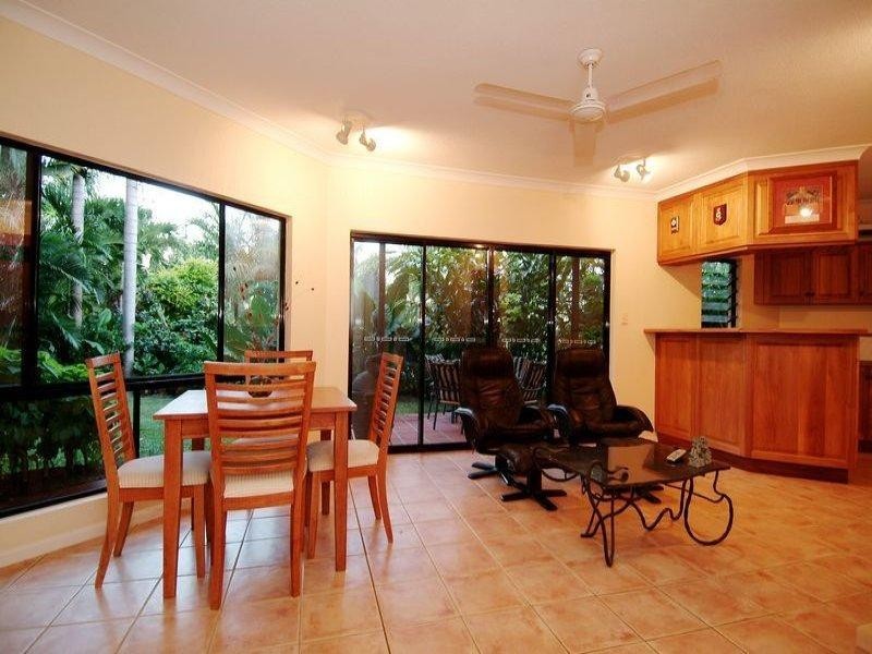 10 Rhapis Court, Whitfield QLD 4870