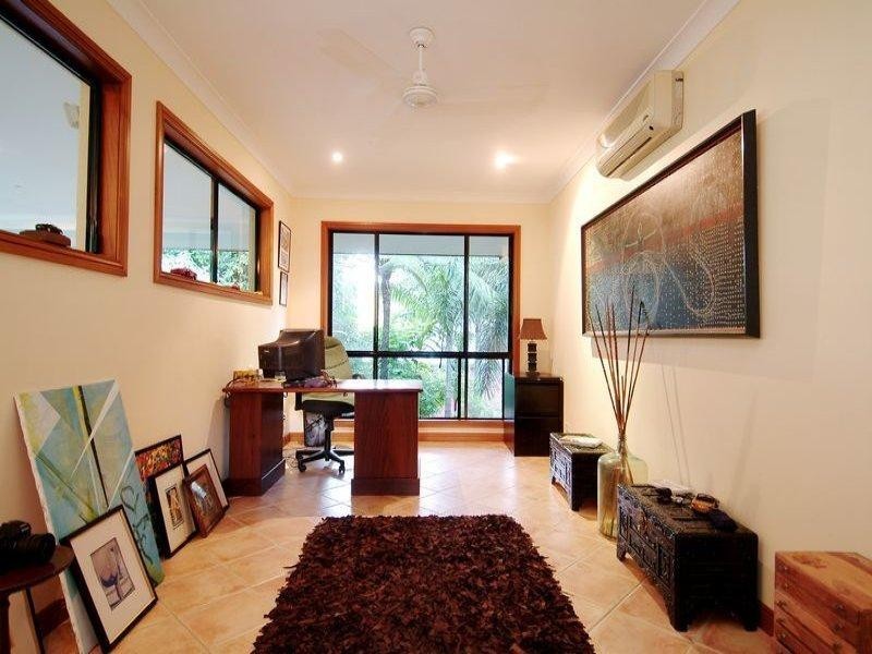 10 Rhapis Court, Whitfield QLD 4870
