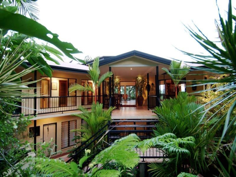 10 Rhapis Court, Whitfield QLD 4870