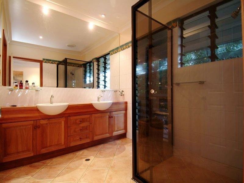 10 Rhapis Court, Whitfield QLD 4870