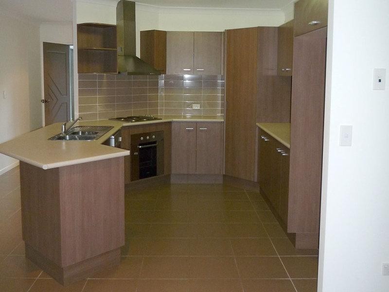 99 Gamburra Drive, Redlynch QLD 4870