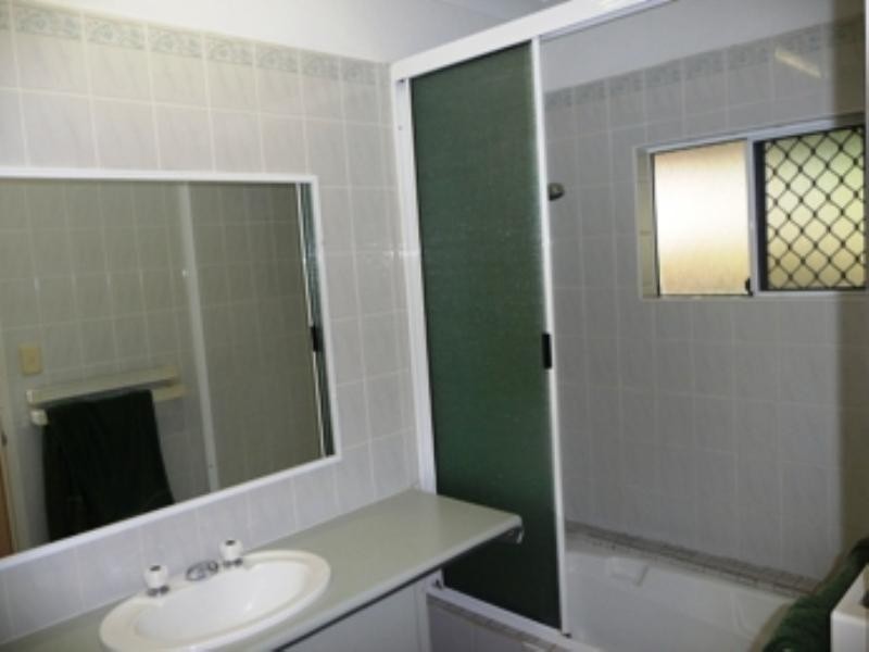 19 Rosewood Close, Redlynch QLD 4870