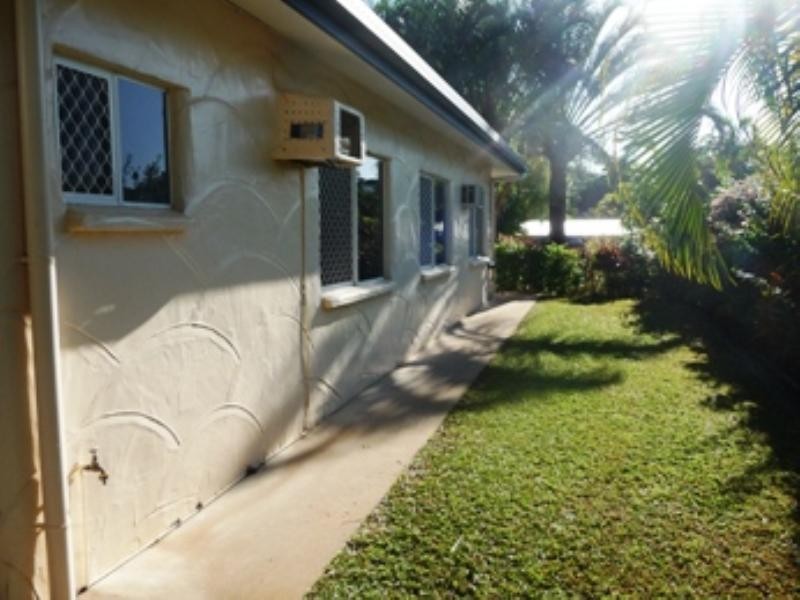 19 Rosewood Close, Redlynch QLD 4870