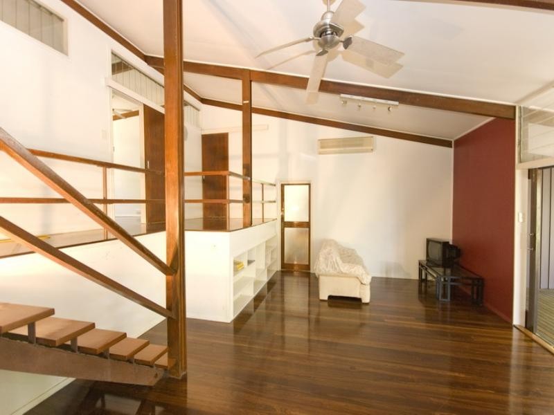 9 Bellevue Crescent, Edge Hill QLD 4870