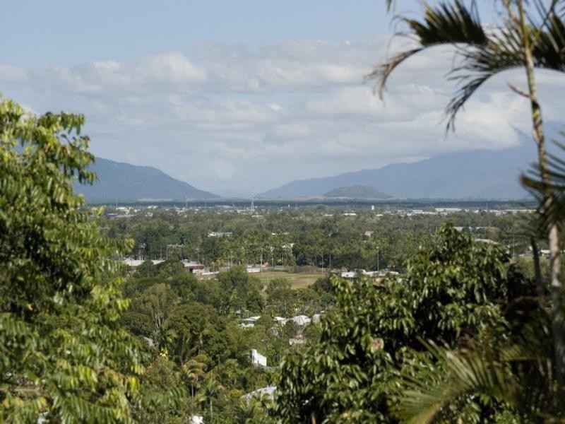 9 Bellevue Crescent, Edge Hill QLD 4870