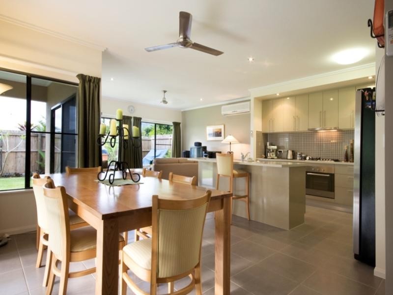 13 Bromell Close, Redlynch QLD 4870