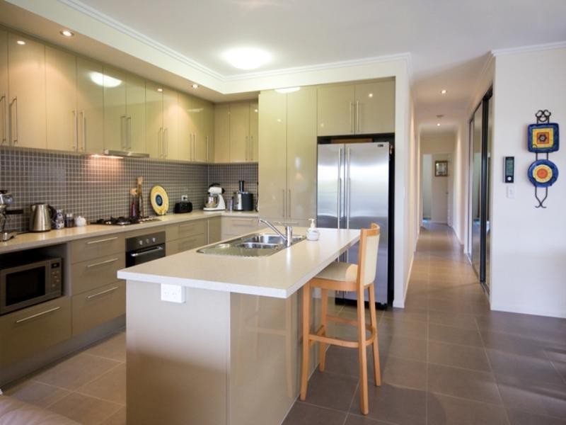 13 Bromell Close, Redlynch QLD 4870