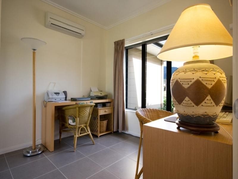 13 Bromell Close, Redlynch QLD 4870