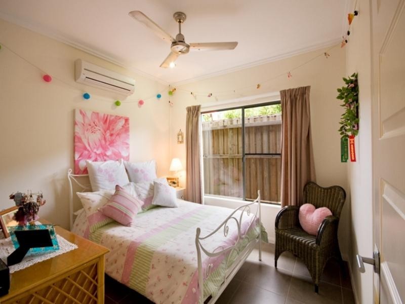 13 Bromell Close, Redlynch QLD 4870